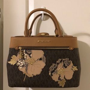 MK MD Hailee Satchel